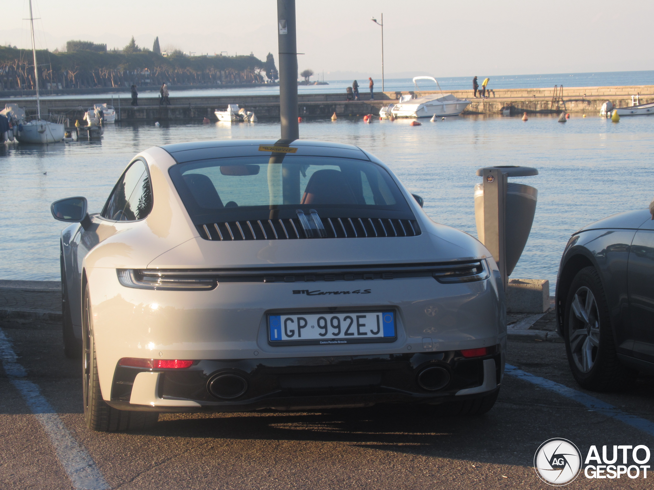 Porsche 992 Carrera 4S