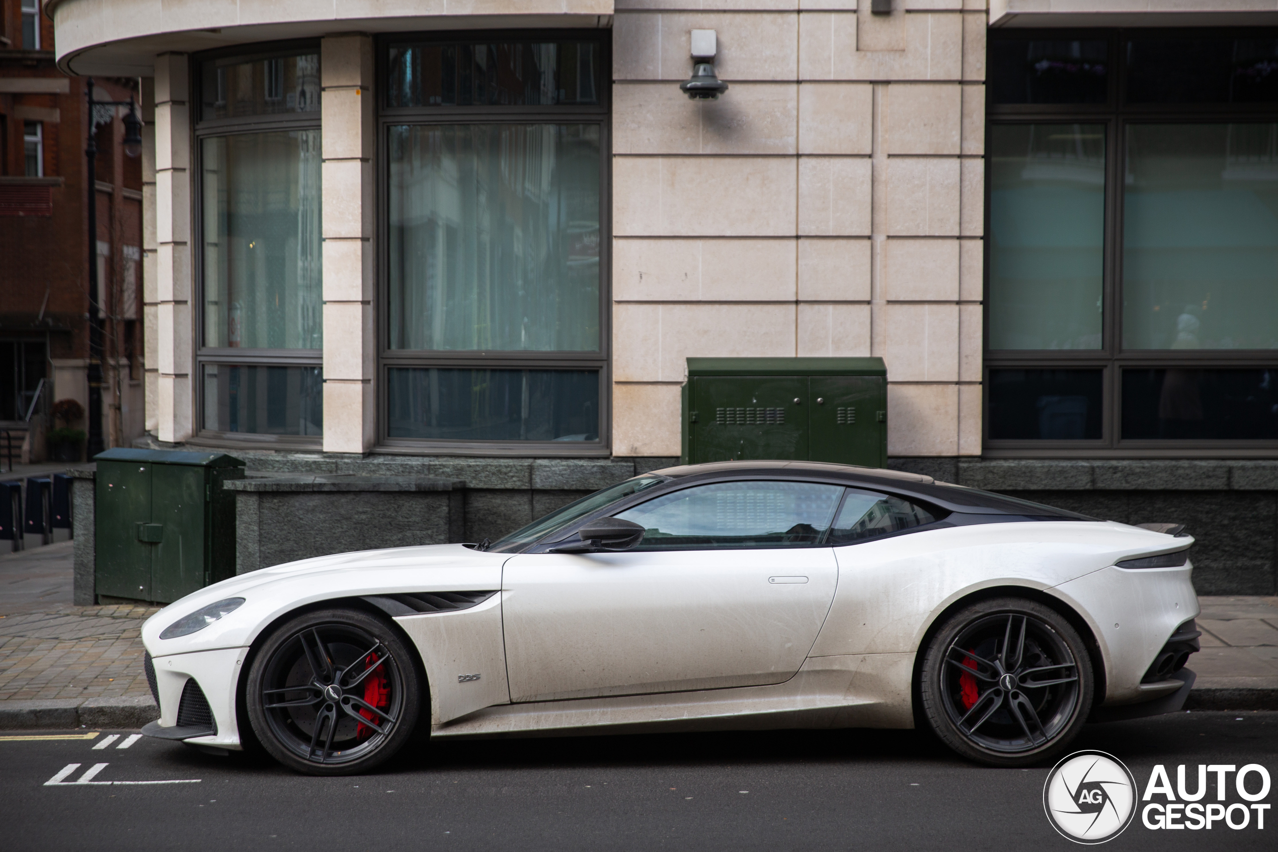 Aston Martin DBS Superleggera