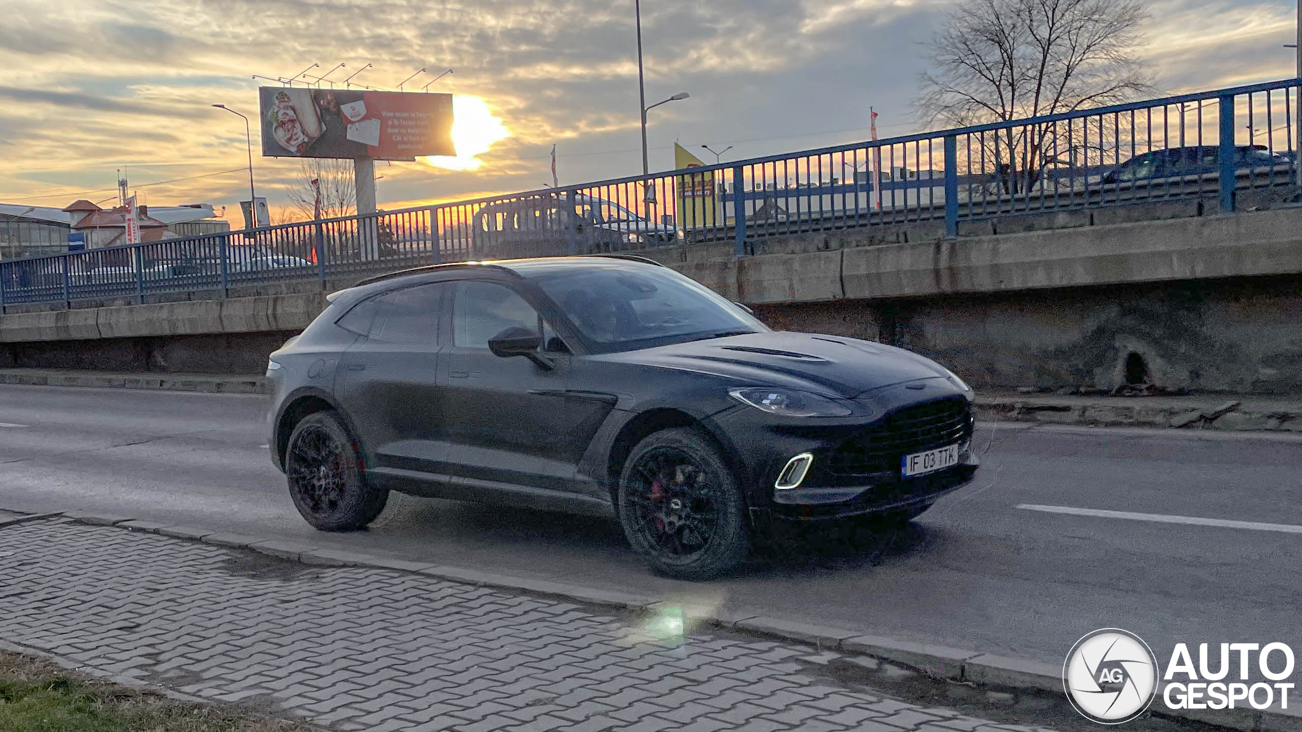 Aston Martin DBX