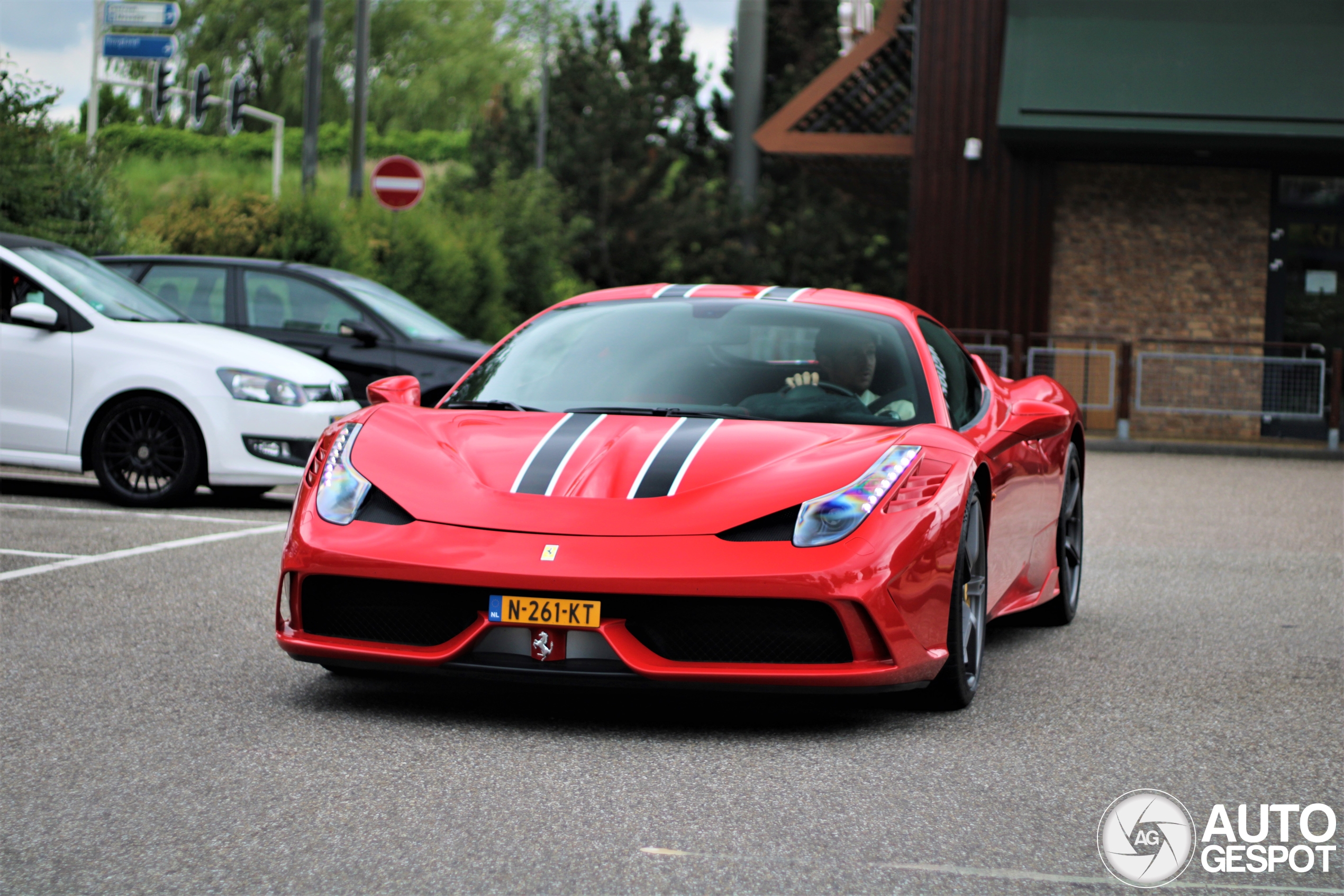 Vijf keer knallen door de McDrive