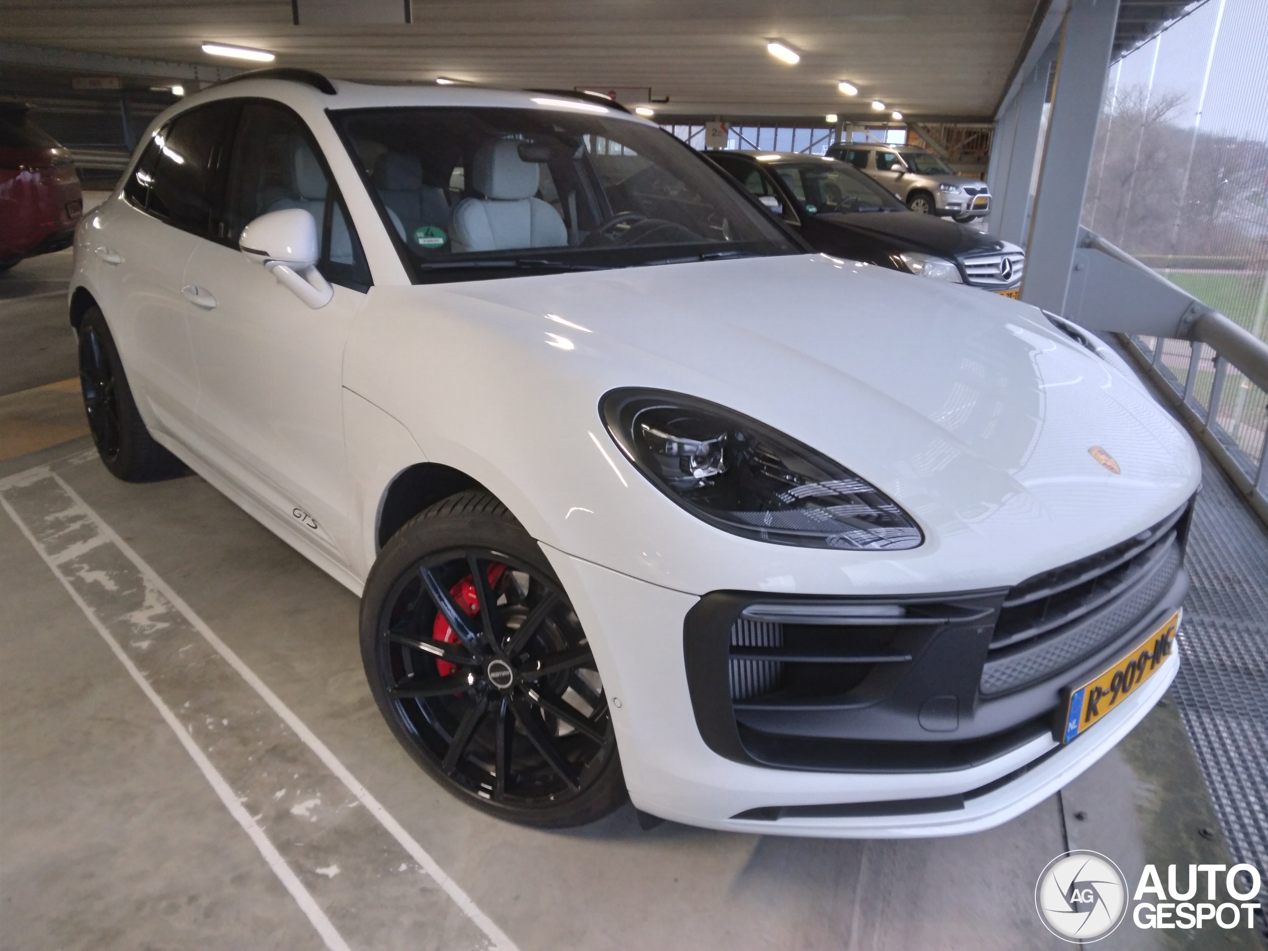 Porsche 95B Macan GTS MkIII