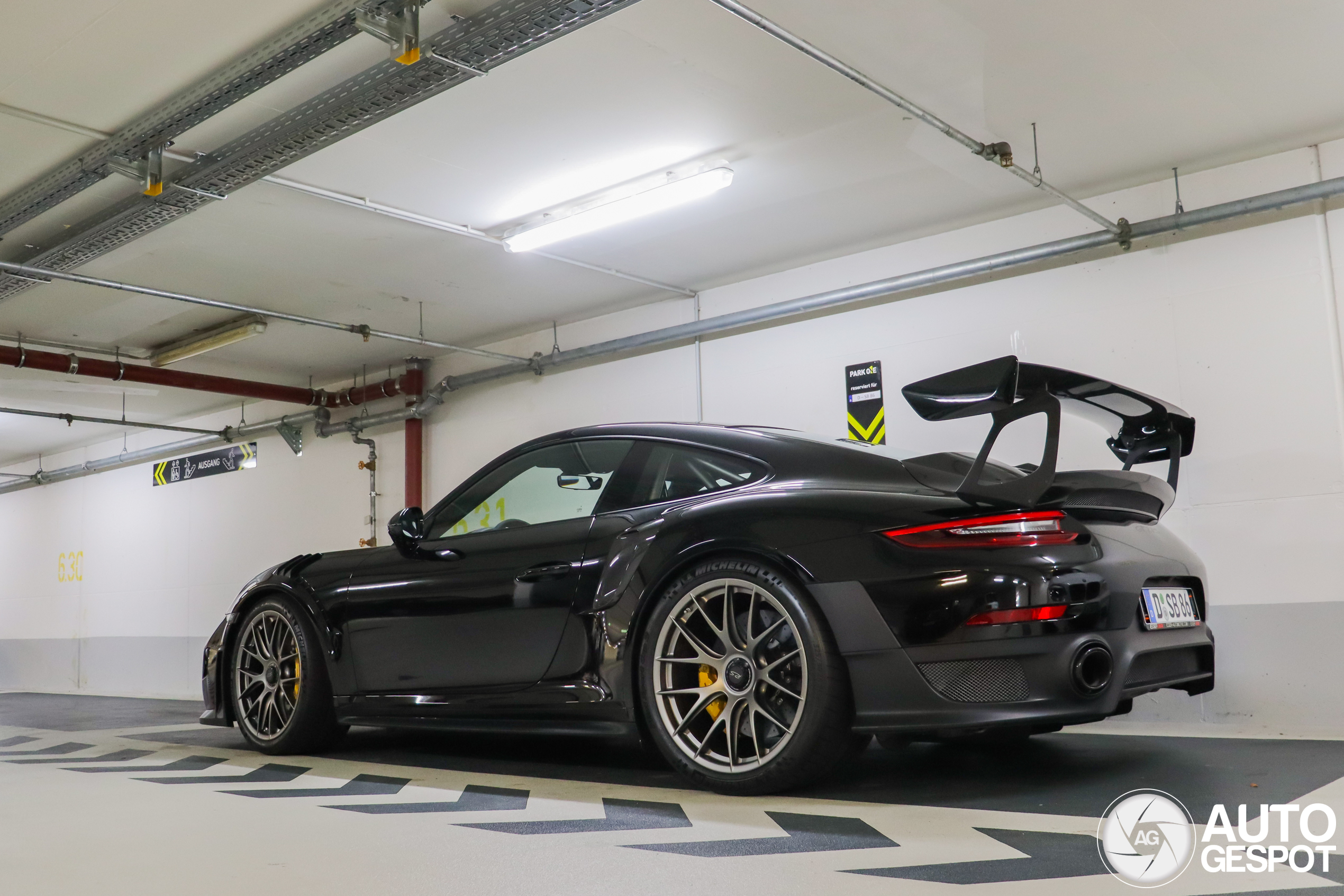 Porsche 991 GT2 RS Weissach Package