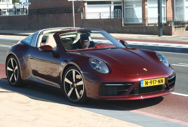 Porsche 992 Targa 4S Heritage Design Edition