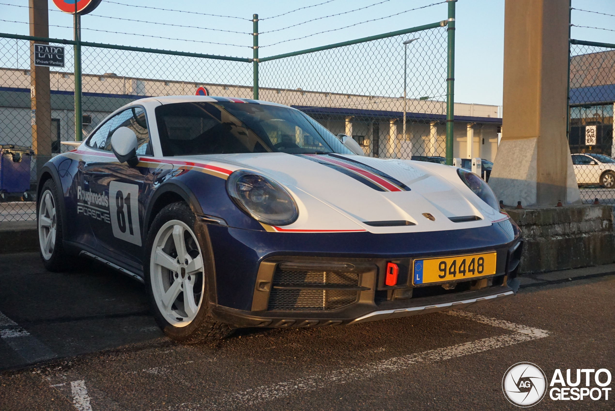 Porsche 992 Dakar