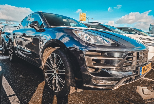 Porsche 95B Macan Turbo