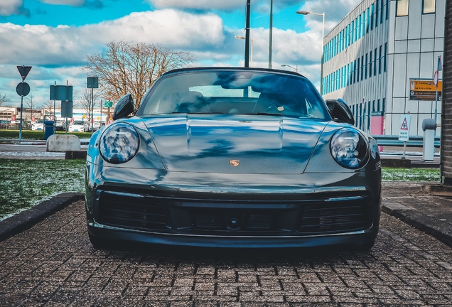 Porsche 992 Carrera 4S Cabriolet