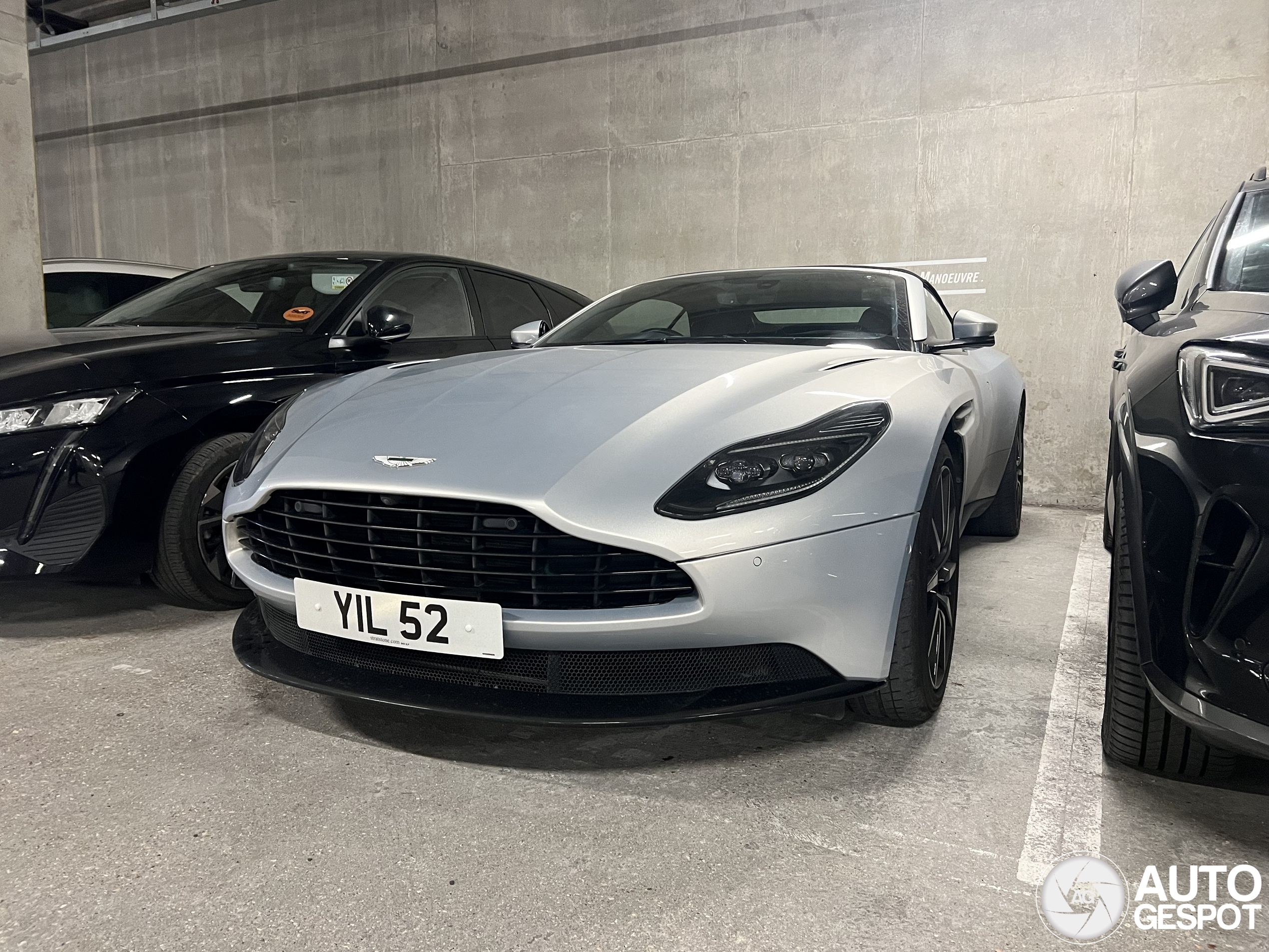 Aston Martin DB11 V8 Volante