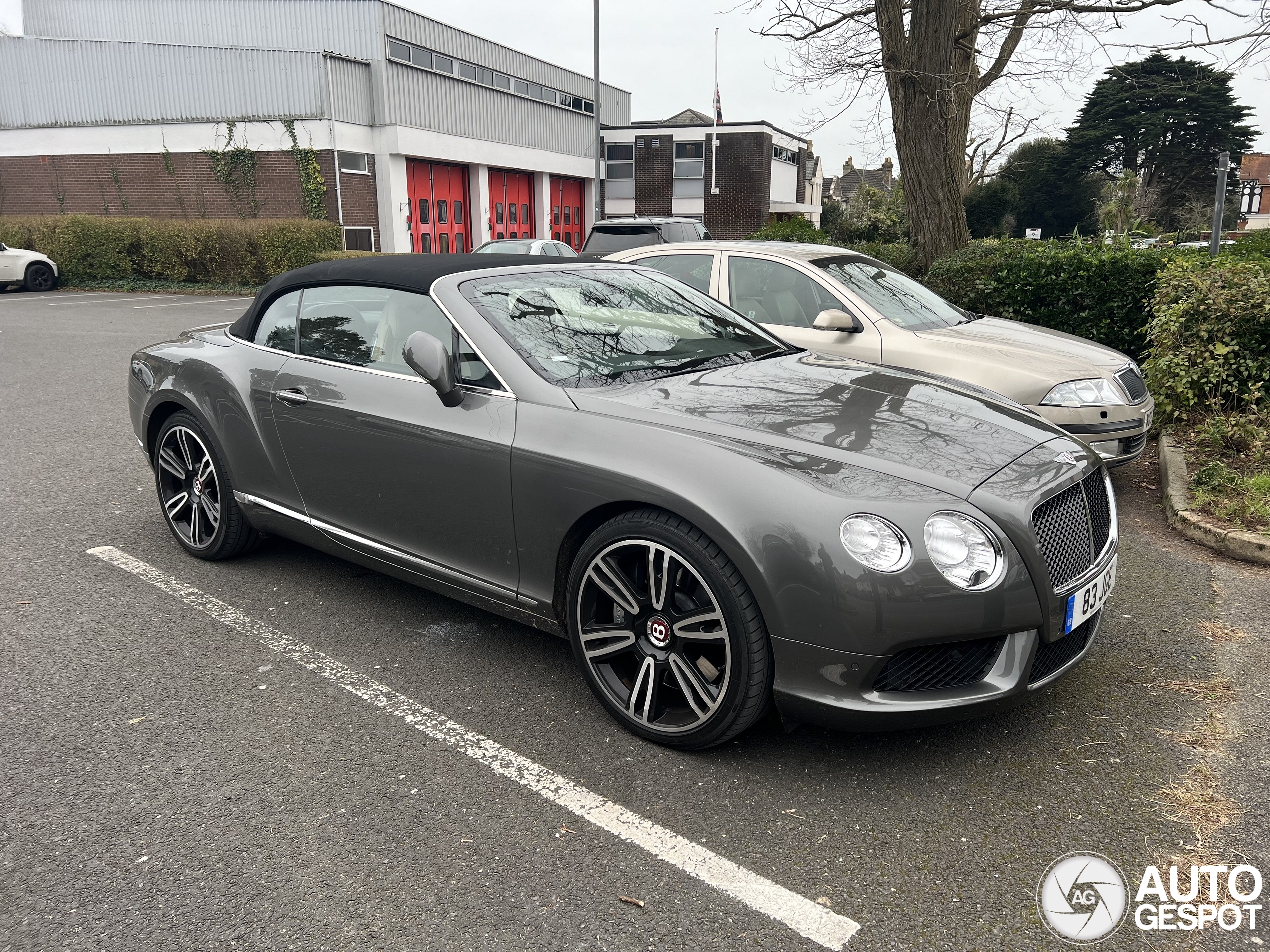 Bentley Continental GTC V8