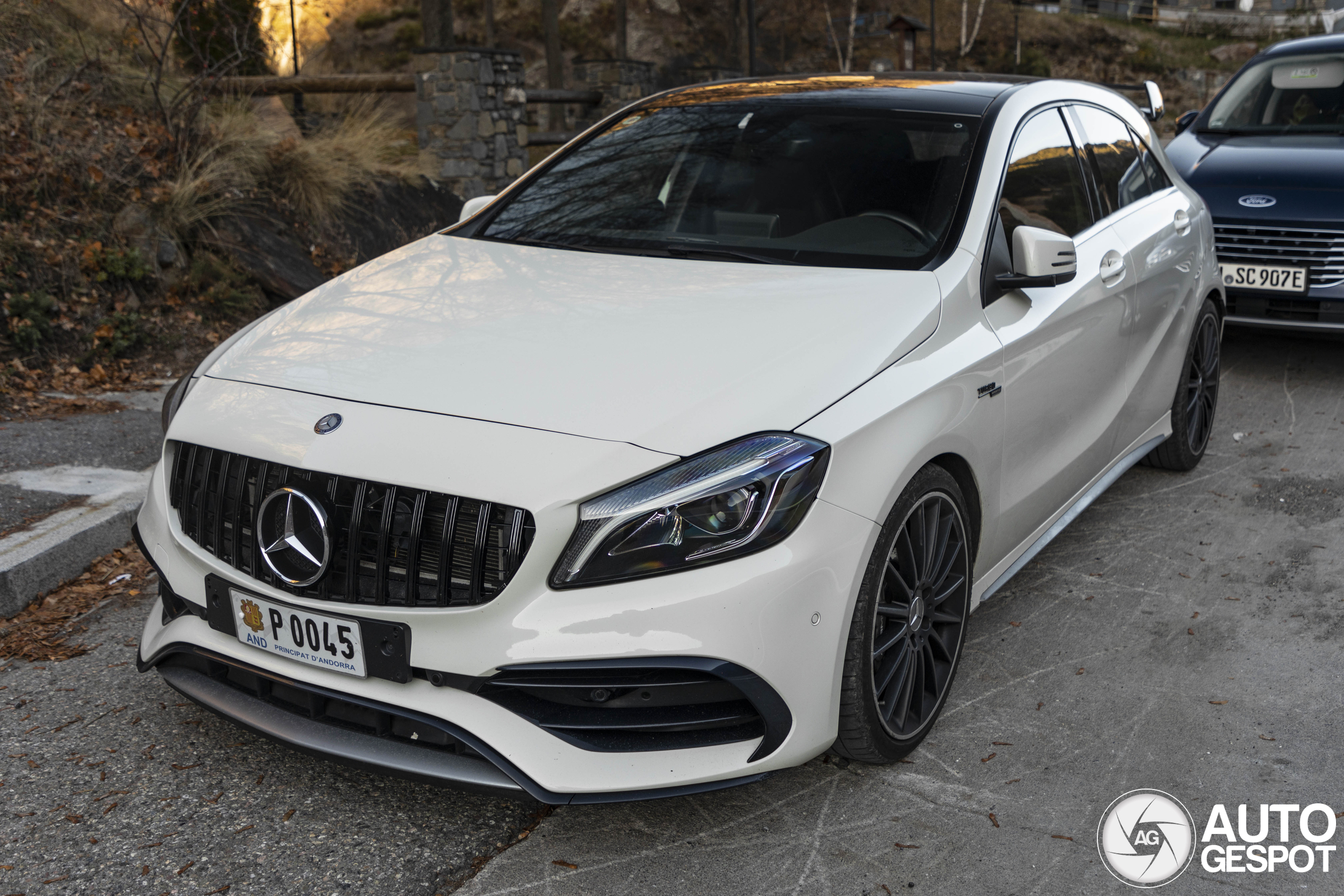 Mercedes-AMG A 45 W176 2015