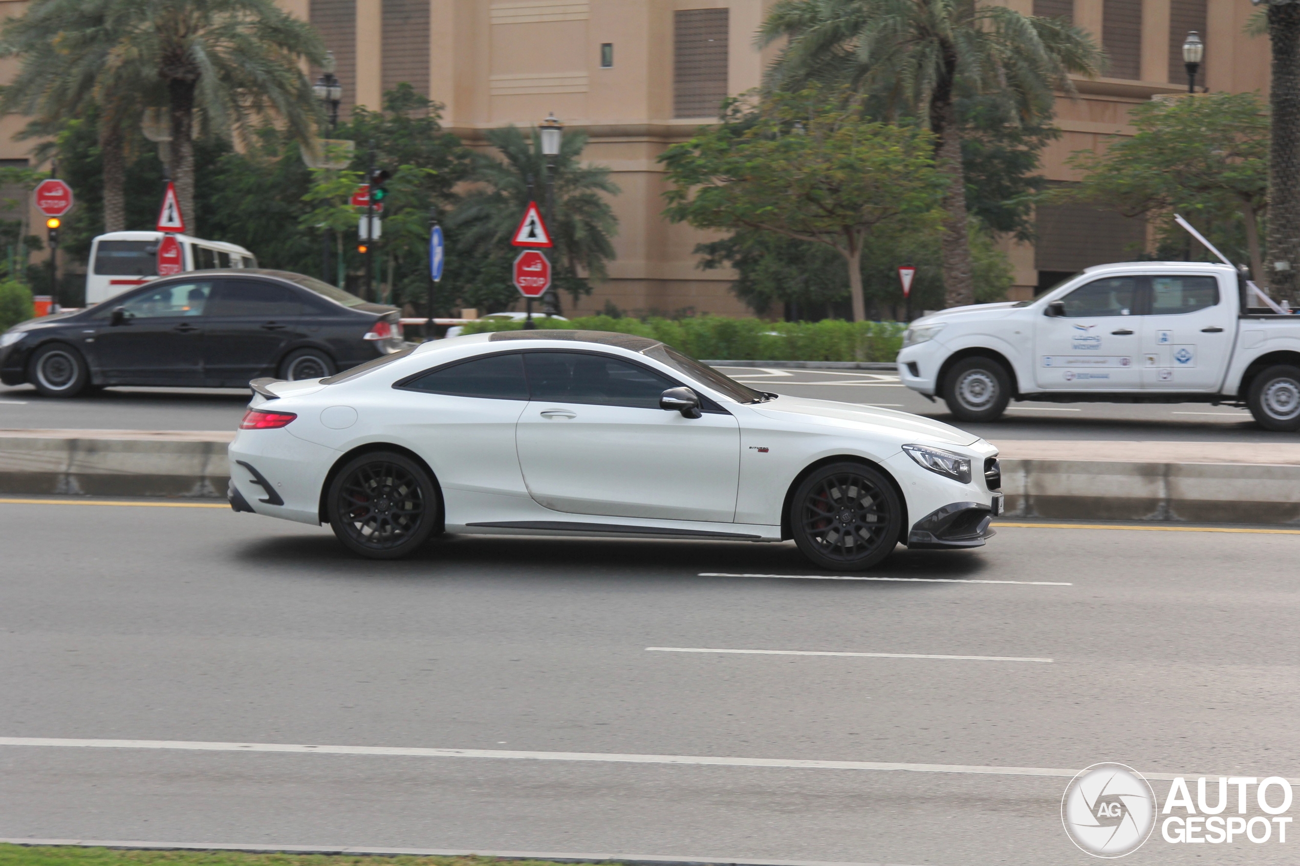 Brabus S 900 Rocket rolt door Doha