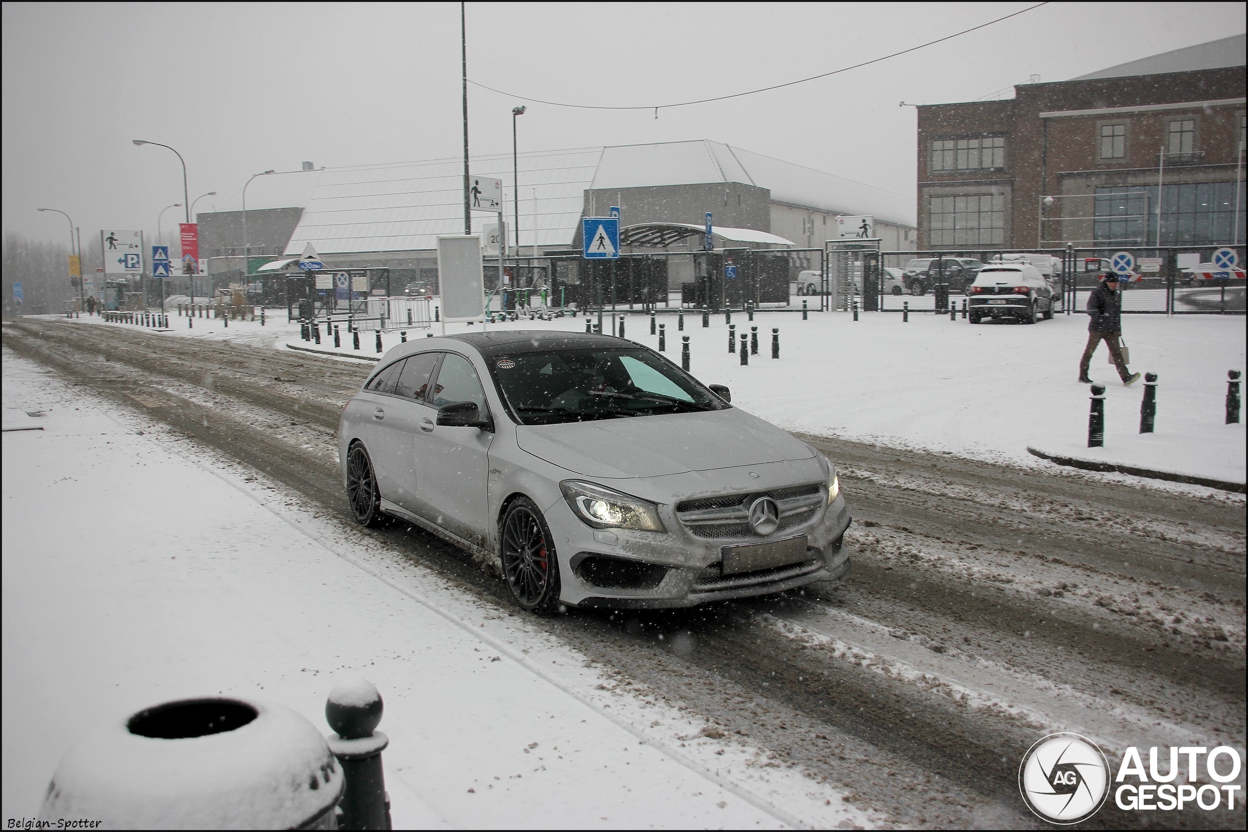 Mercedes-Benz CLA 45 AMG Shooting Brake