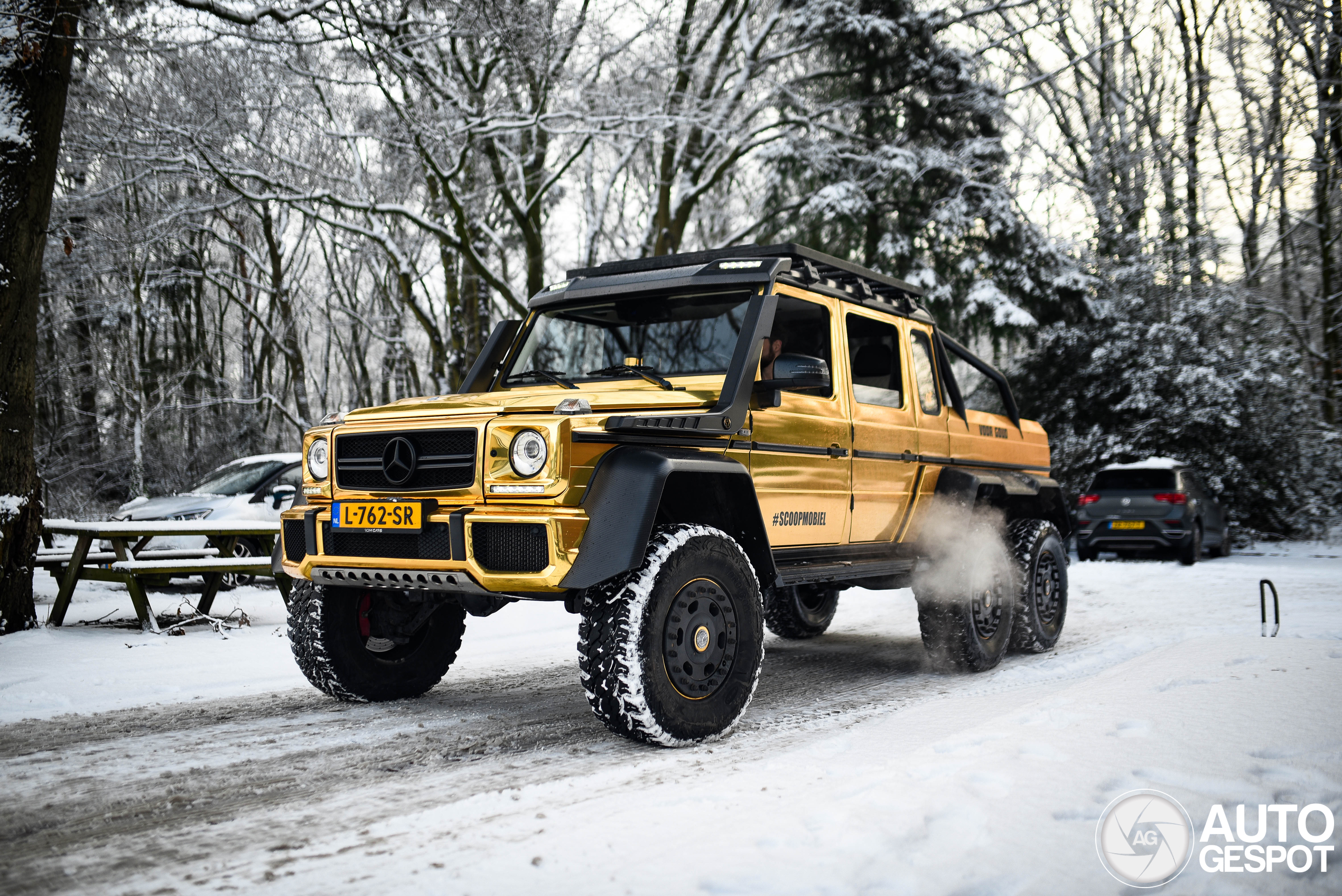 A G 63 AMG 6x6 in the snow