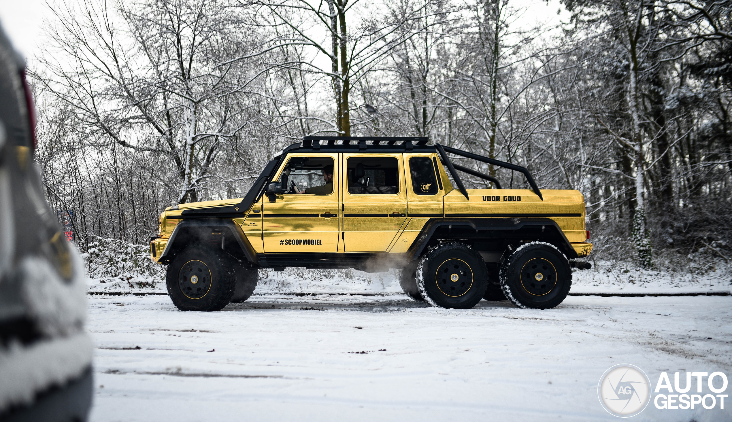 A G 63 AMG 6x6 in the snow