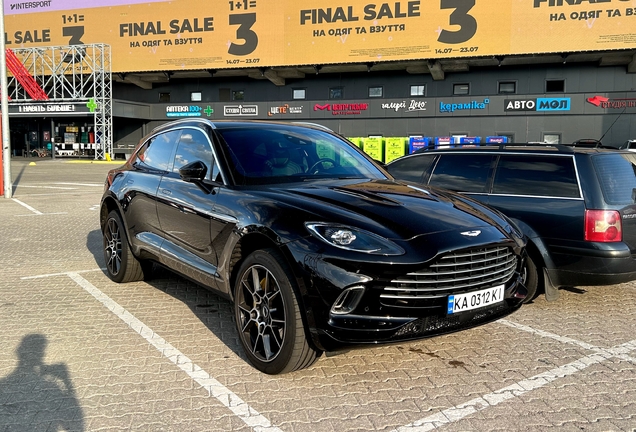 Aston Martin DBX