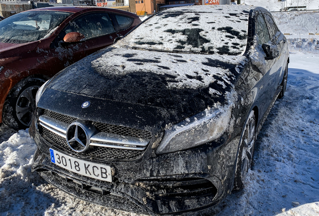 Mercedes-AMG A 45 W176 2015