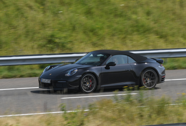 Porsche 992 Carrera 4S Cabriolet