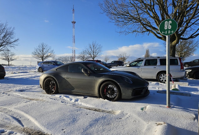 Porsche 992 Carrera GTS