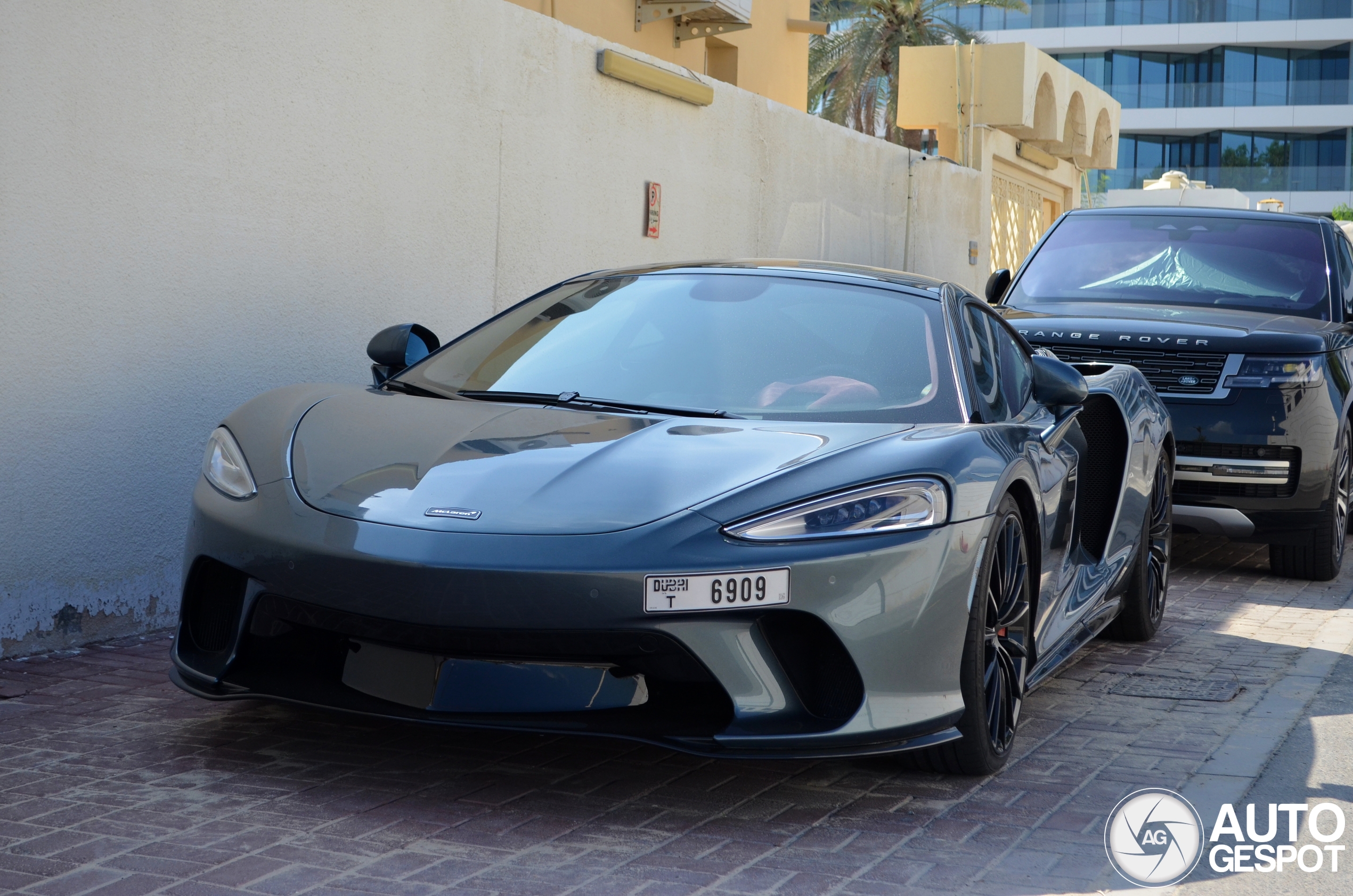 McLaren GT