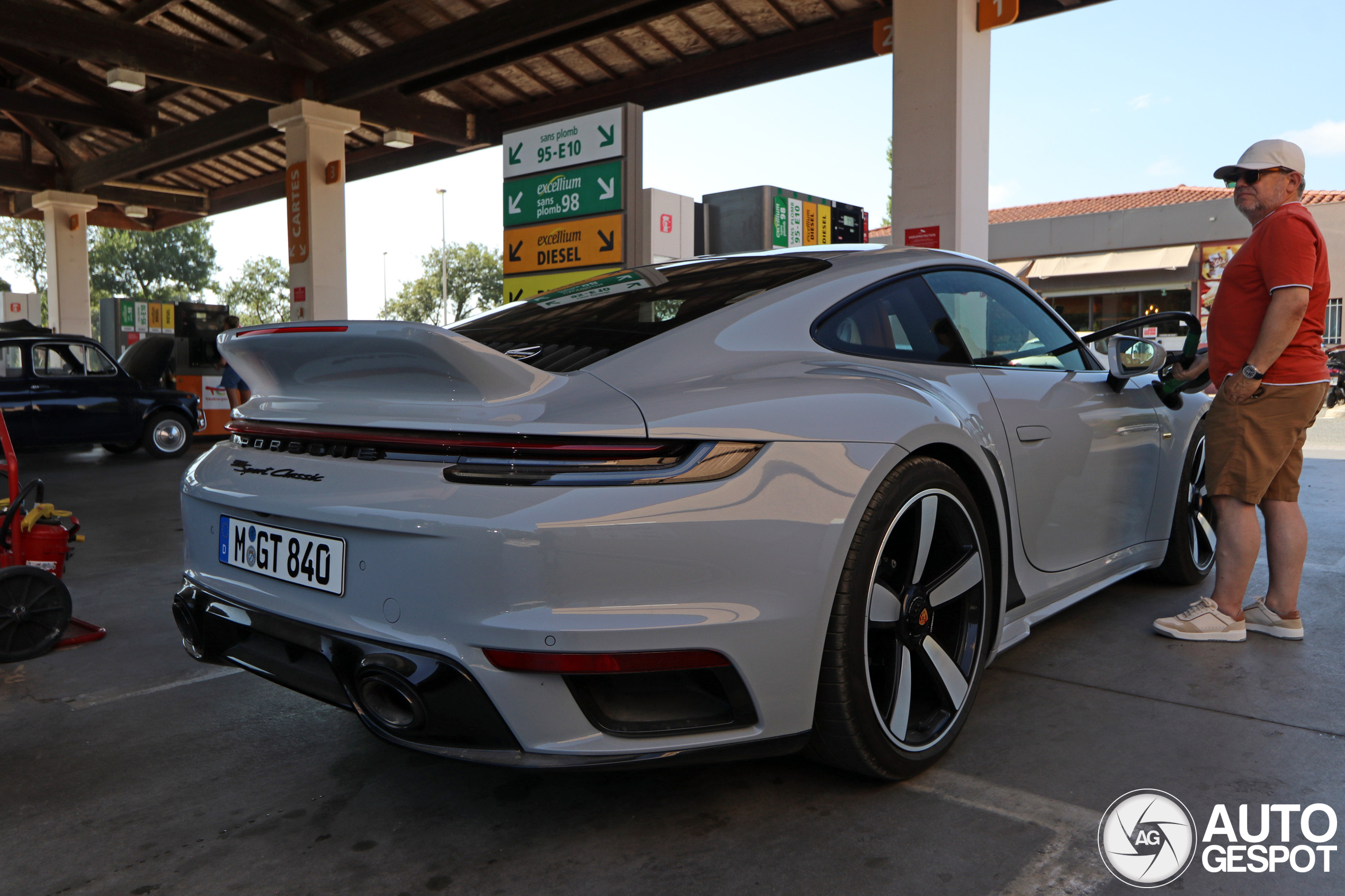 Porsche 992 Sport Classic