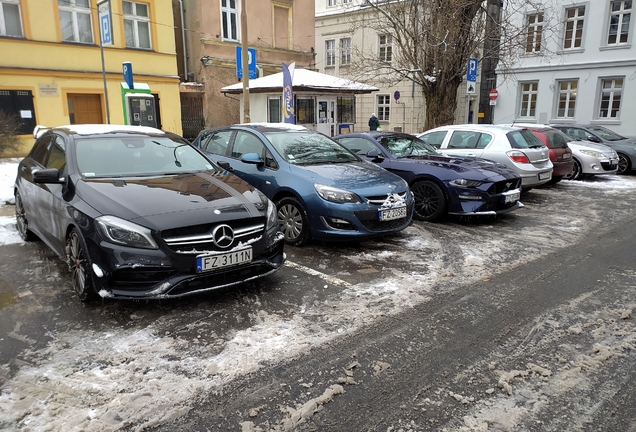 Mercedes-AMG A 45 W176 2015