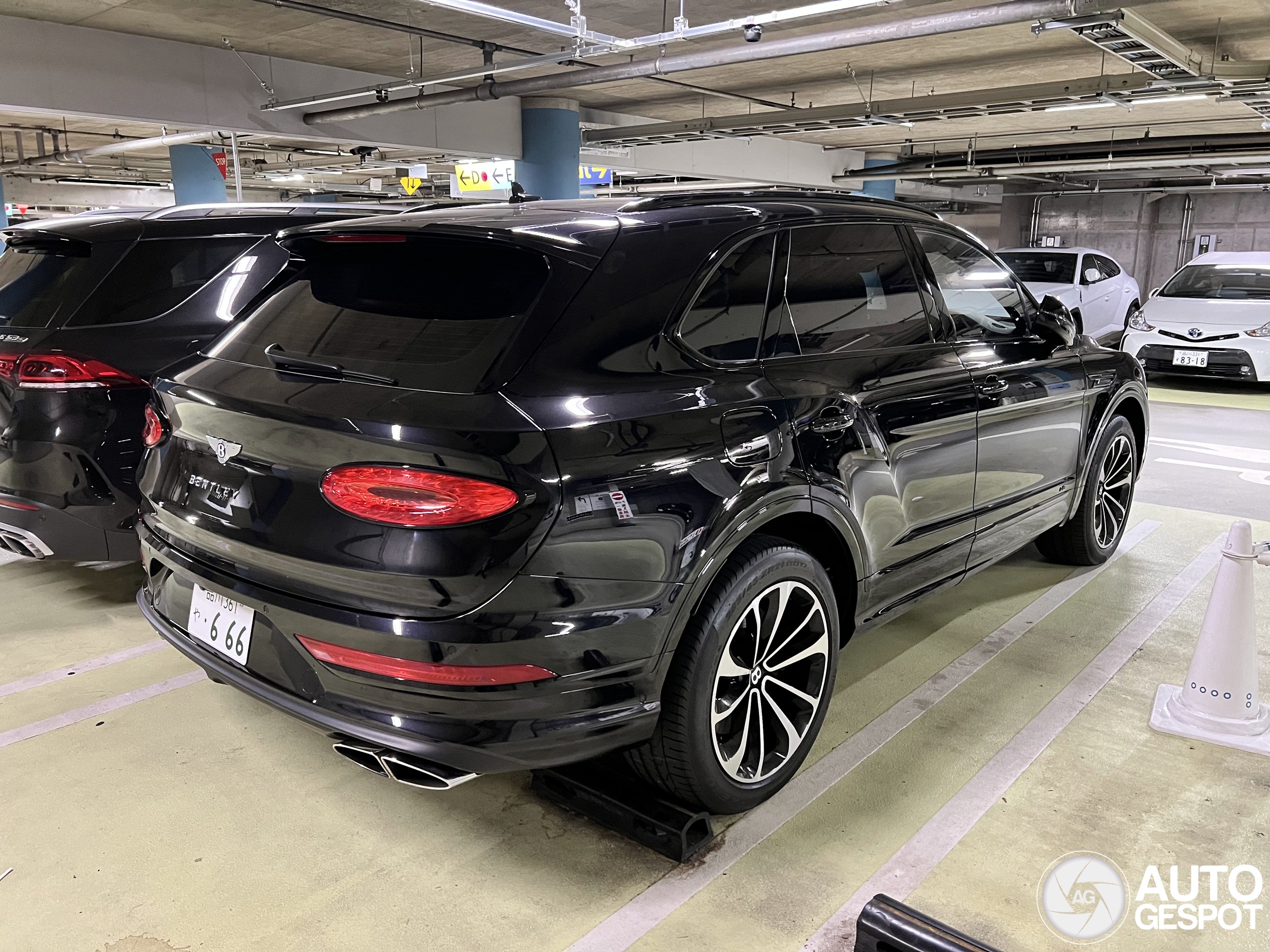 Bentley Bentayga V8 2021