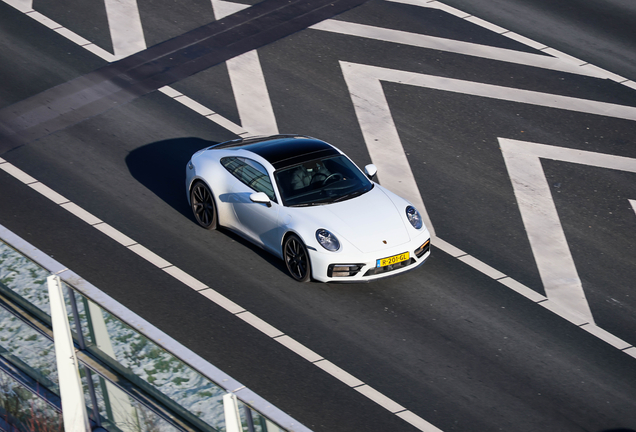 Porsche 992 Carrera 4S