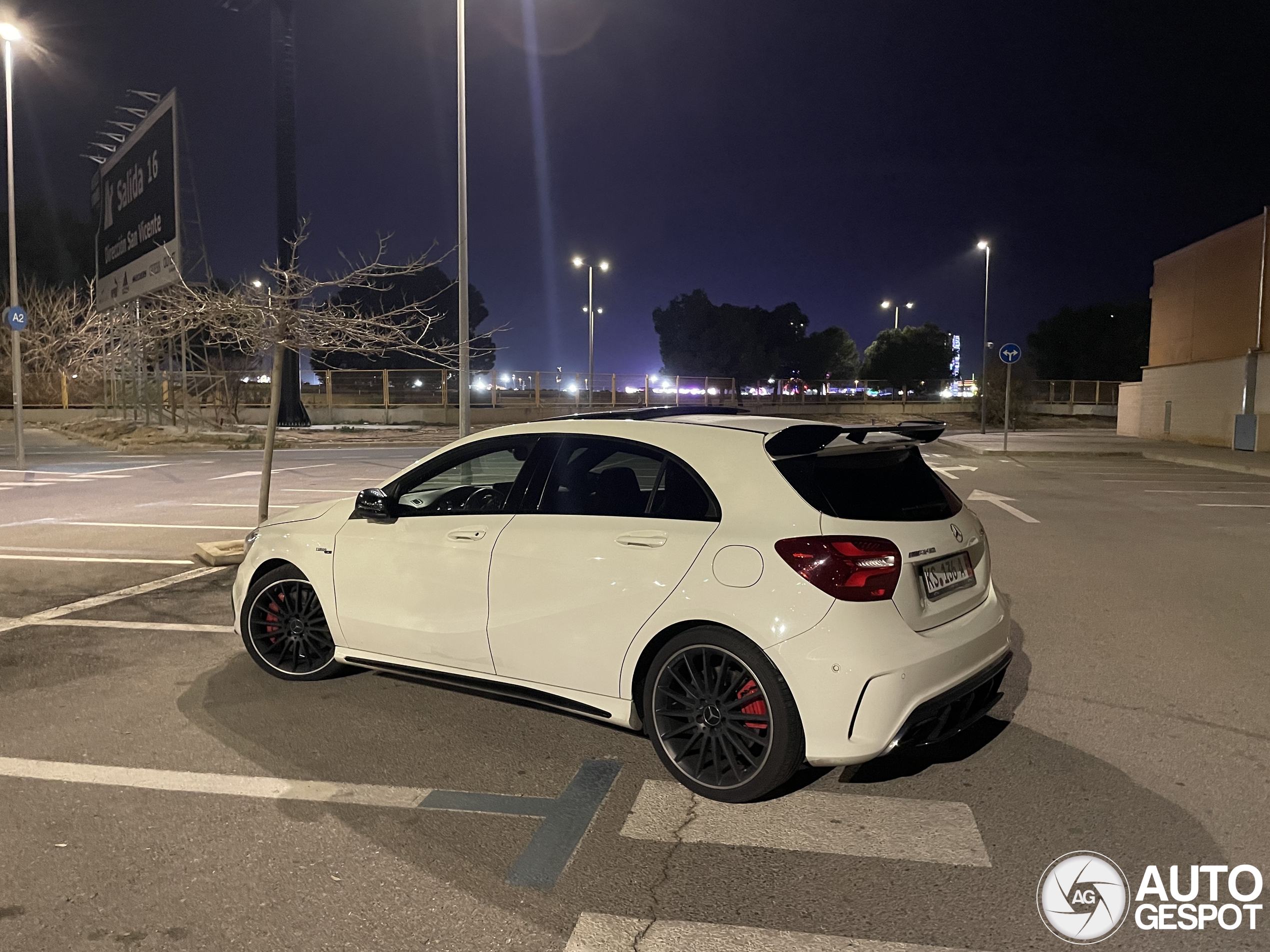 Mercedes-AMG A 45 W176 2015