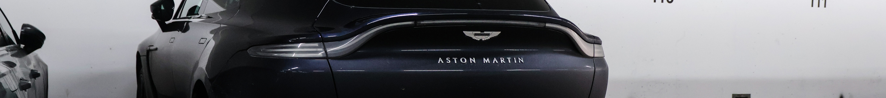 Aston Martin DBX