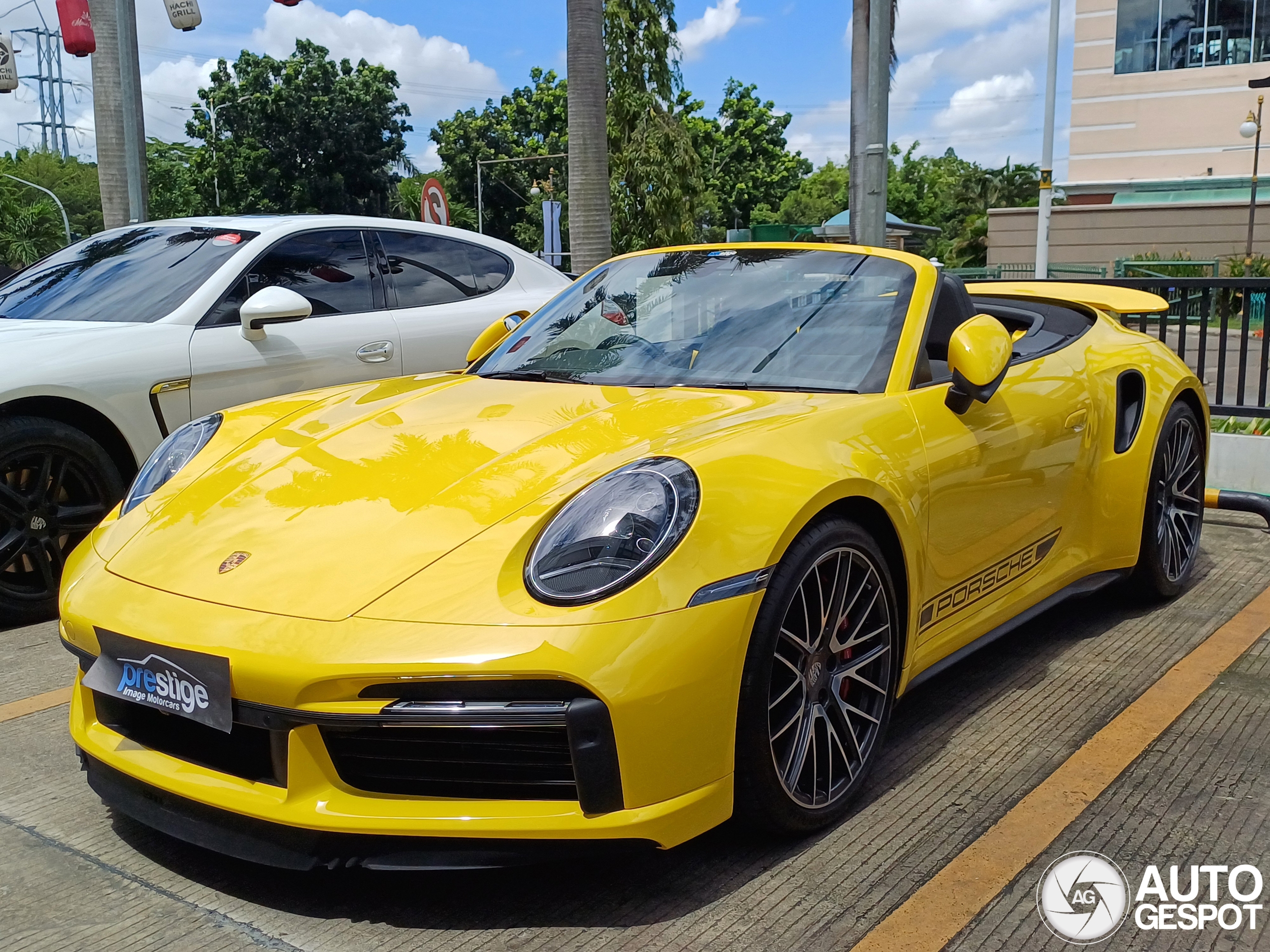 Porsche 992 Turbo Cabriolet