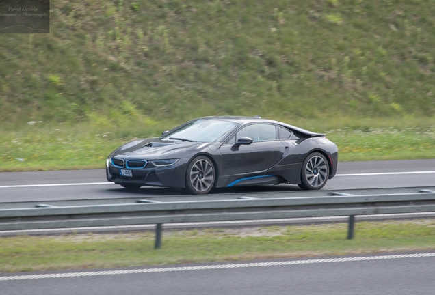 BMW i8