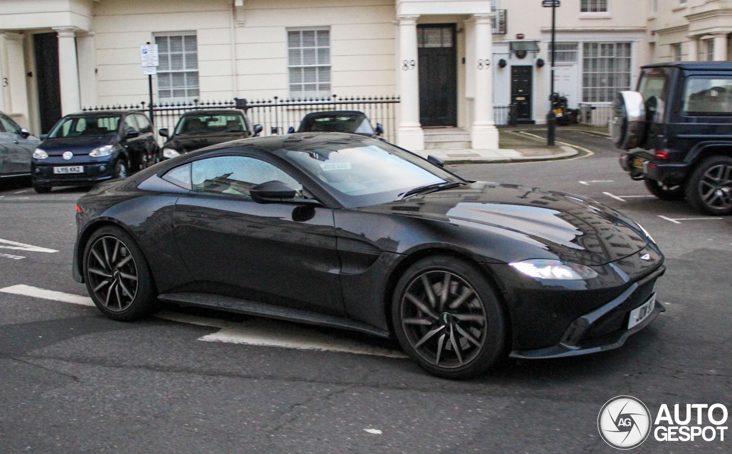 Aston Martin V8 Vantage 2018