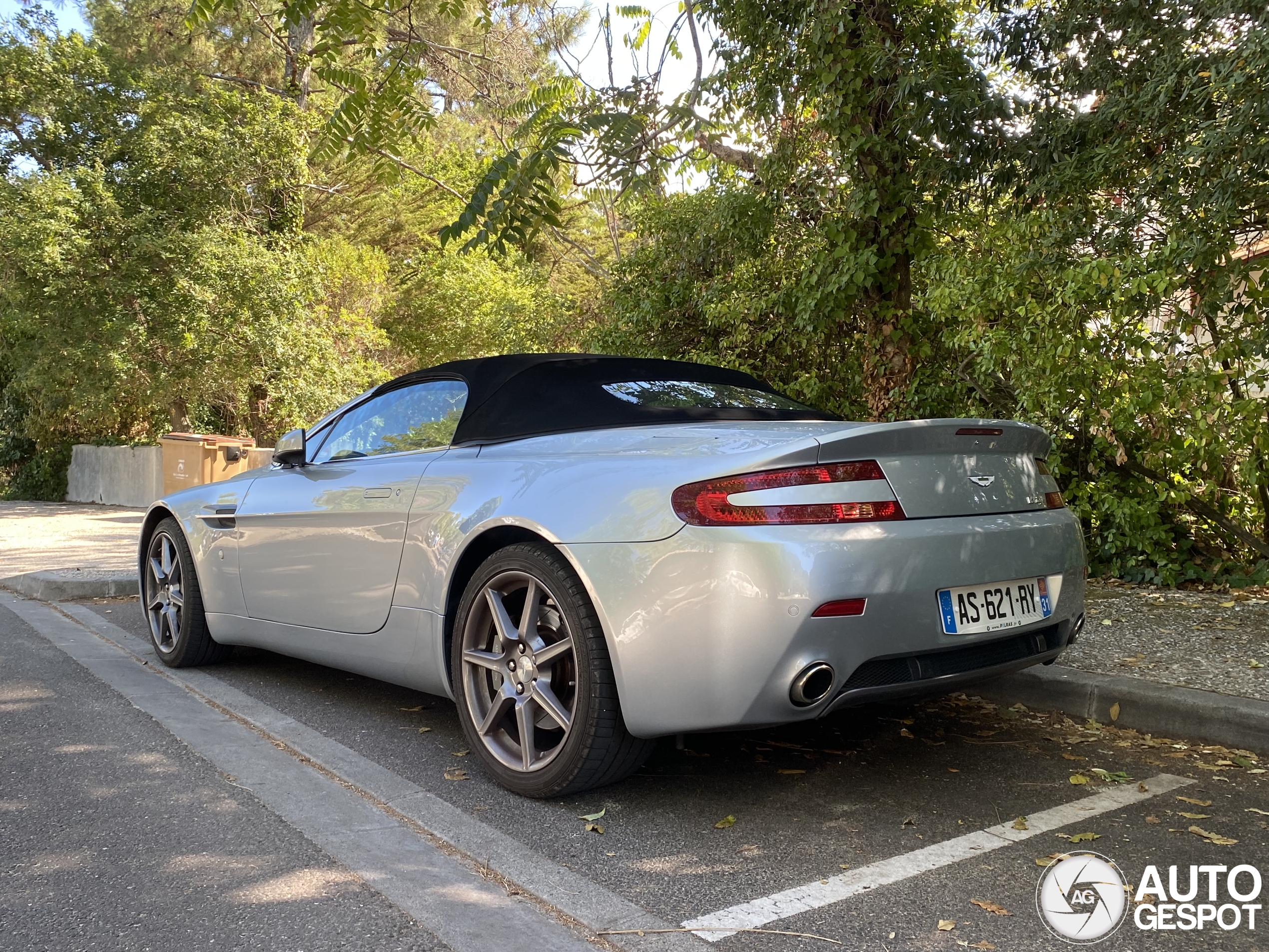 Aston Martin V8 Vantage Roadster