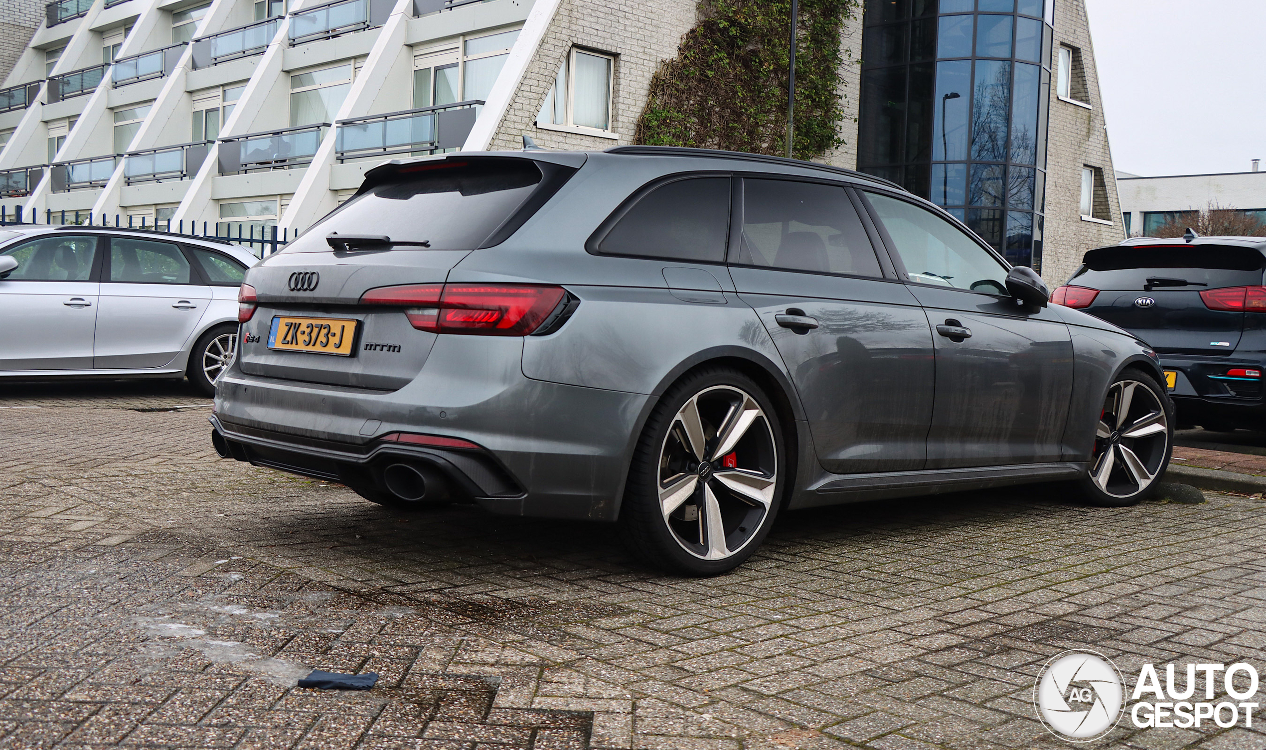 Audi RS4 Avant B9