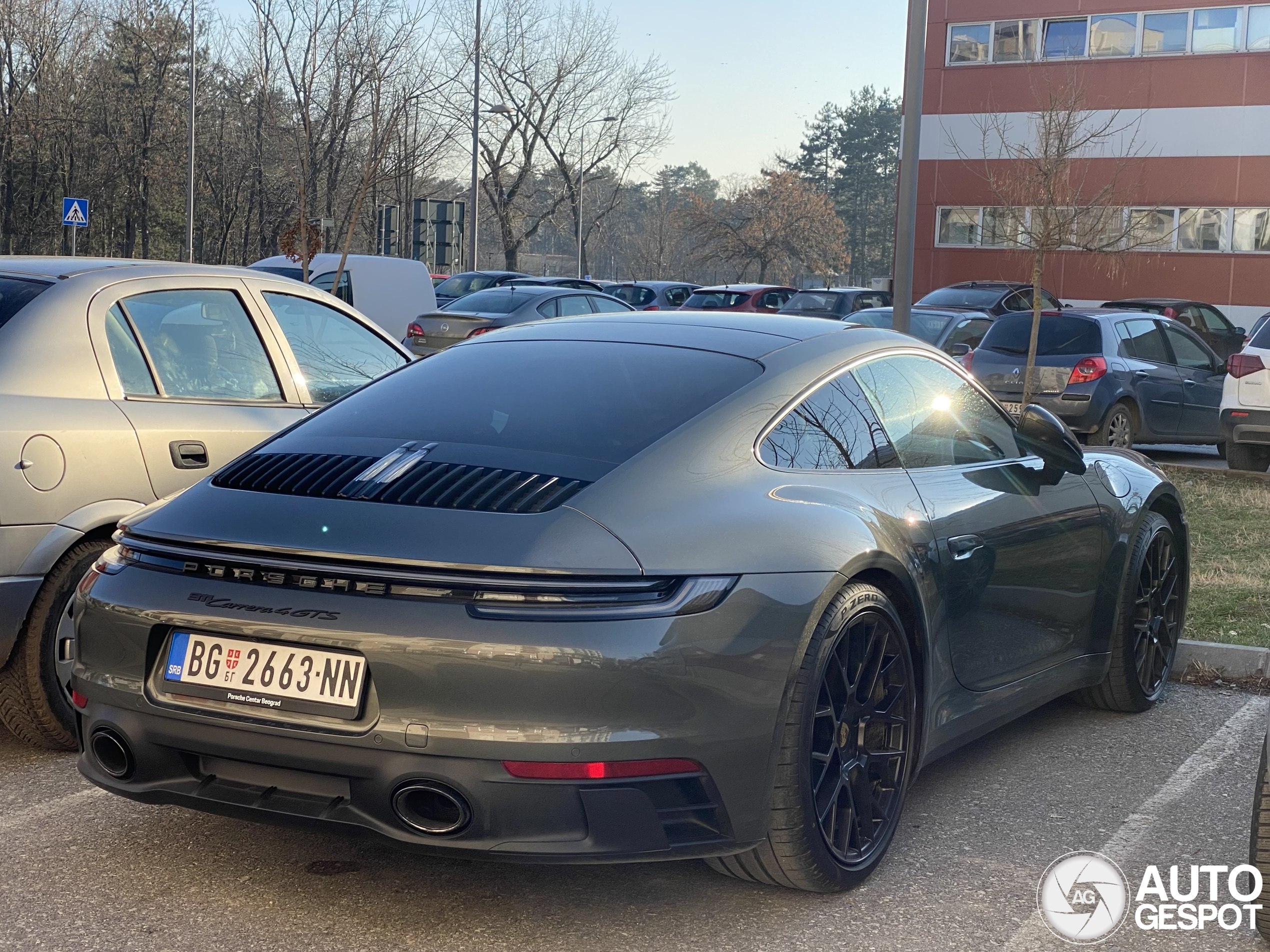 Porsche 992 Carrera 4 GTS