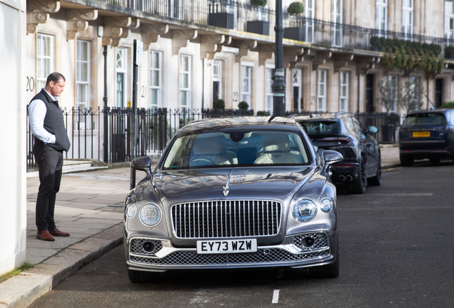 Bentley Flying Spur Hybrid Azure