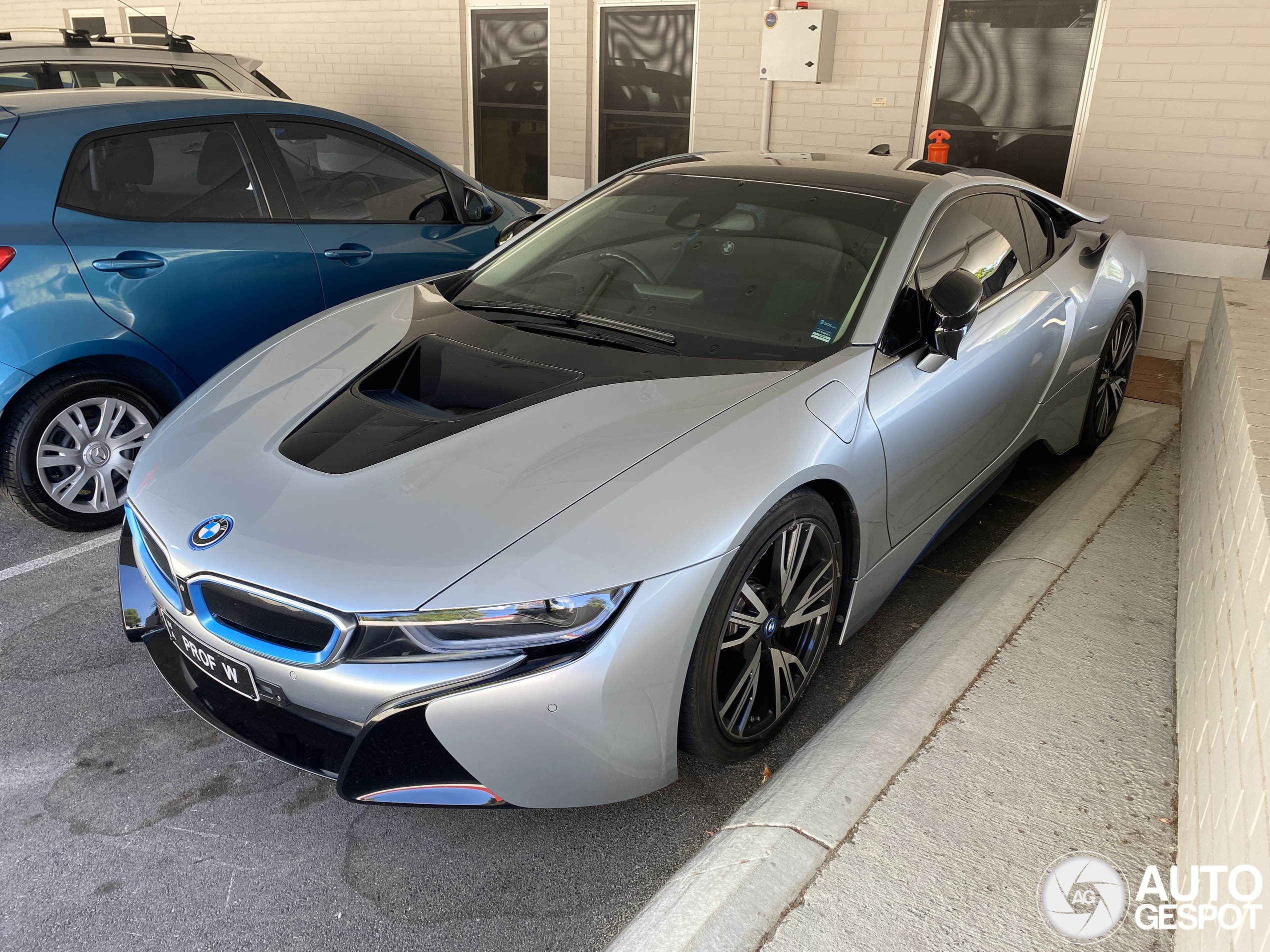 BMW i8