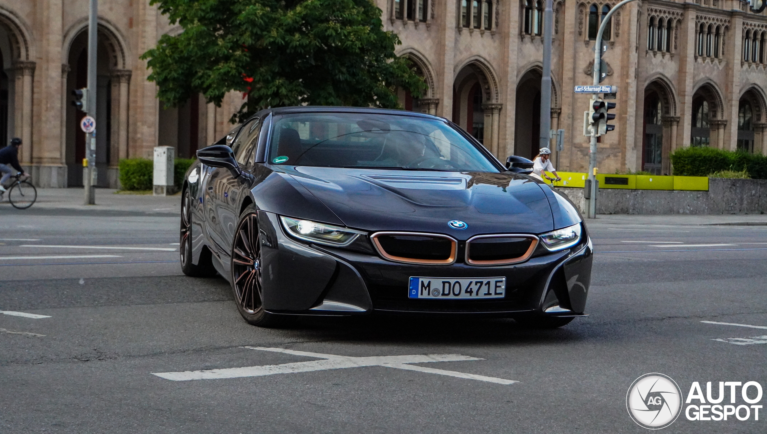 BMW i8 Roadster Ultimate Sophisto Edition