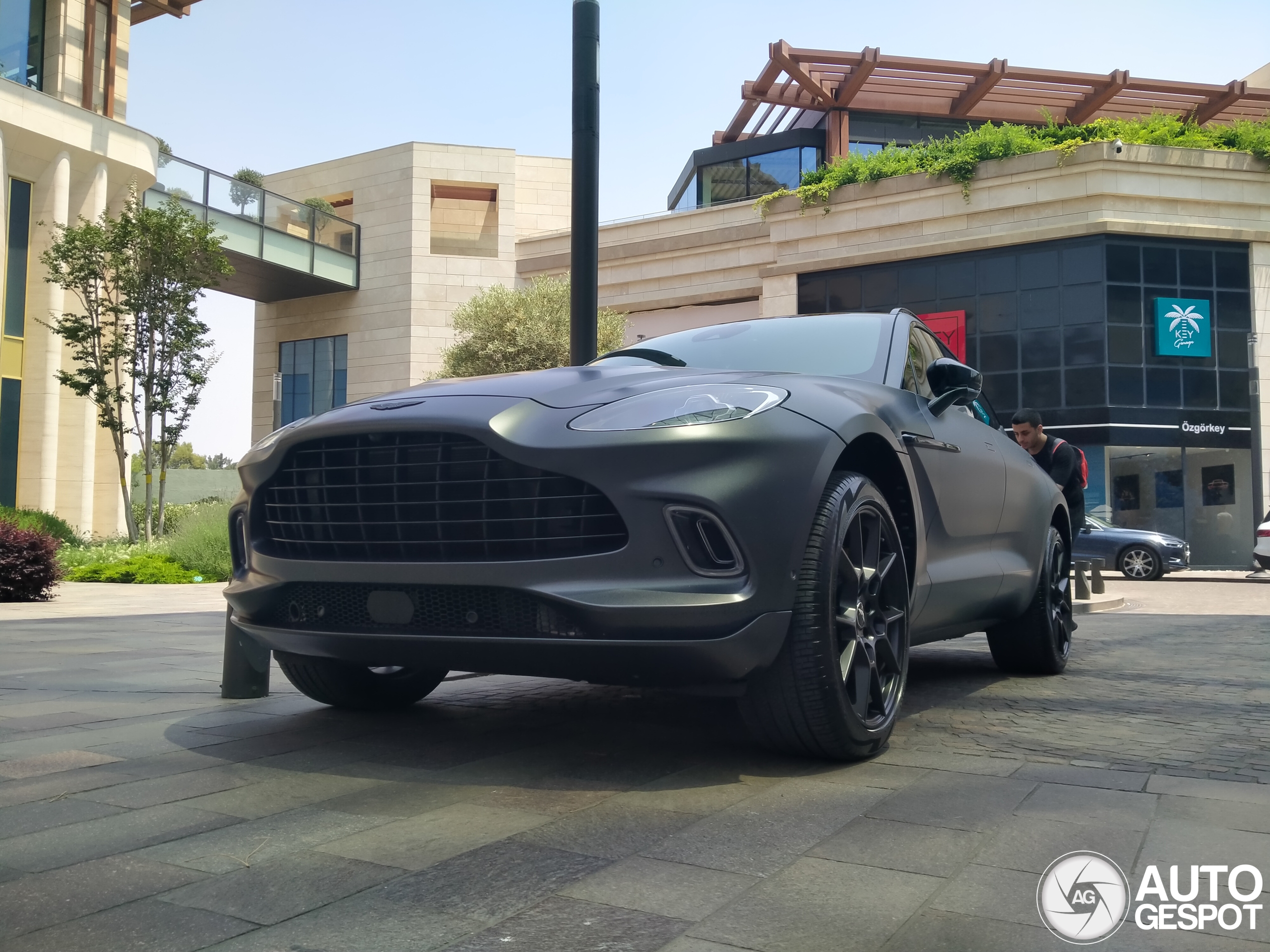 Aston Martin DBX