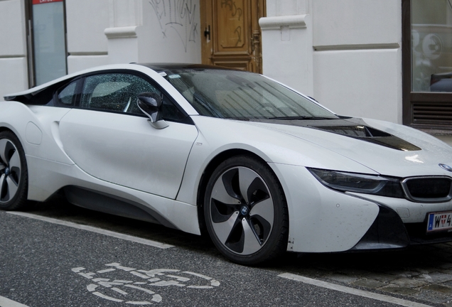 BMW i8