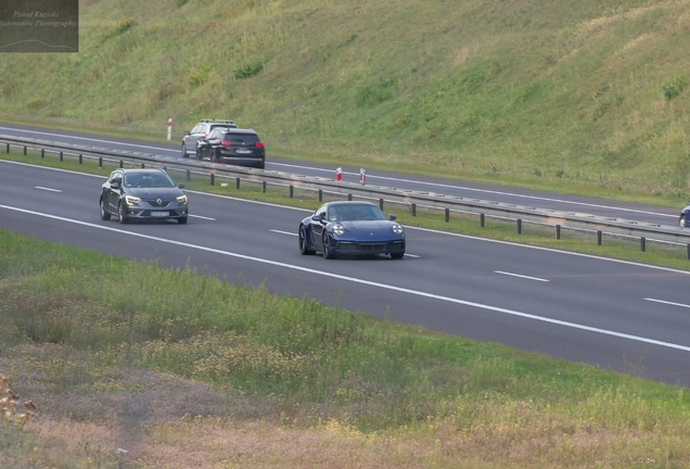 Porsche 992 Carrera 4S