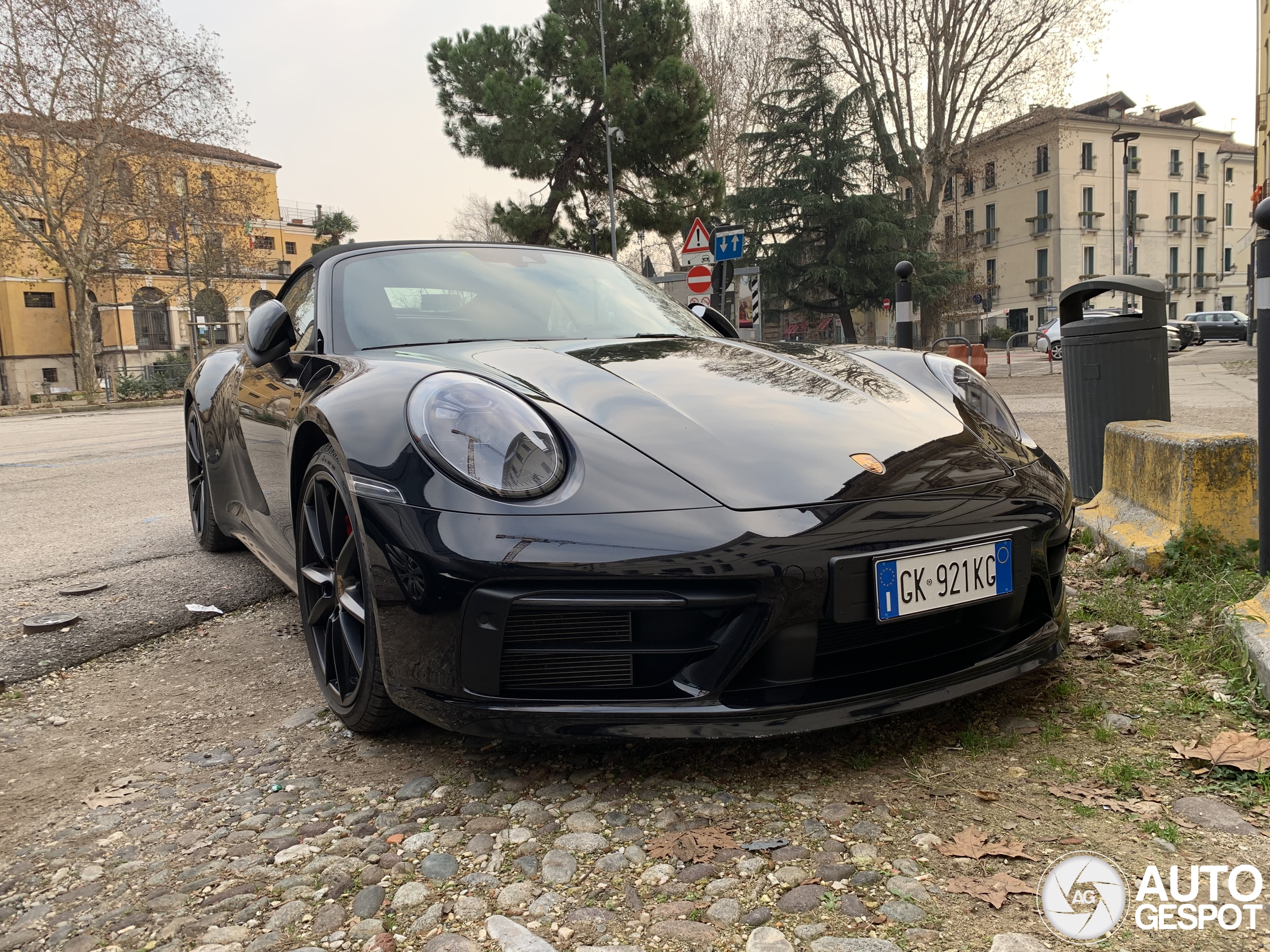 Porsche 992 Carrera 4S Cabriolet