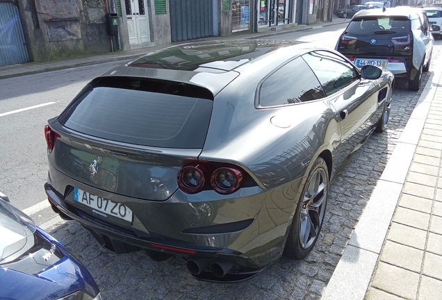 Ferrari GTC4Lusso T