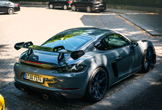 Porsche 718 Cayman GT4 RS Weissach Package