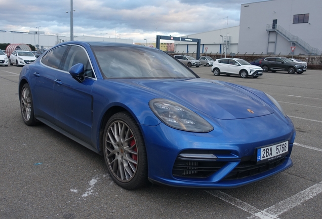 Porsche 971 Panamera Turbo