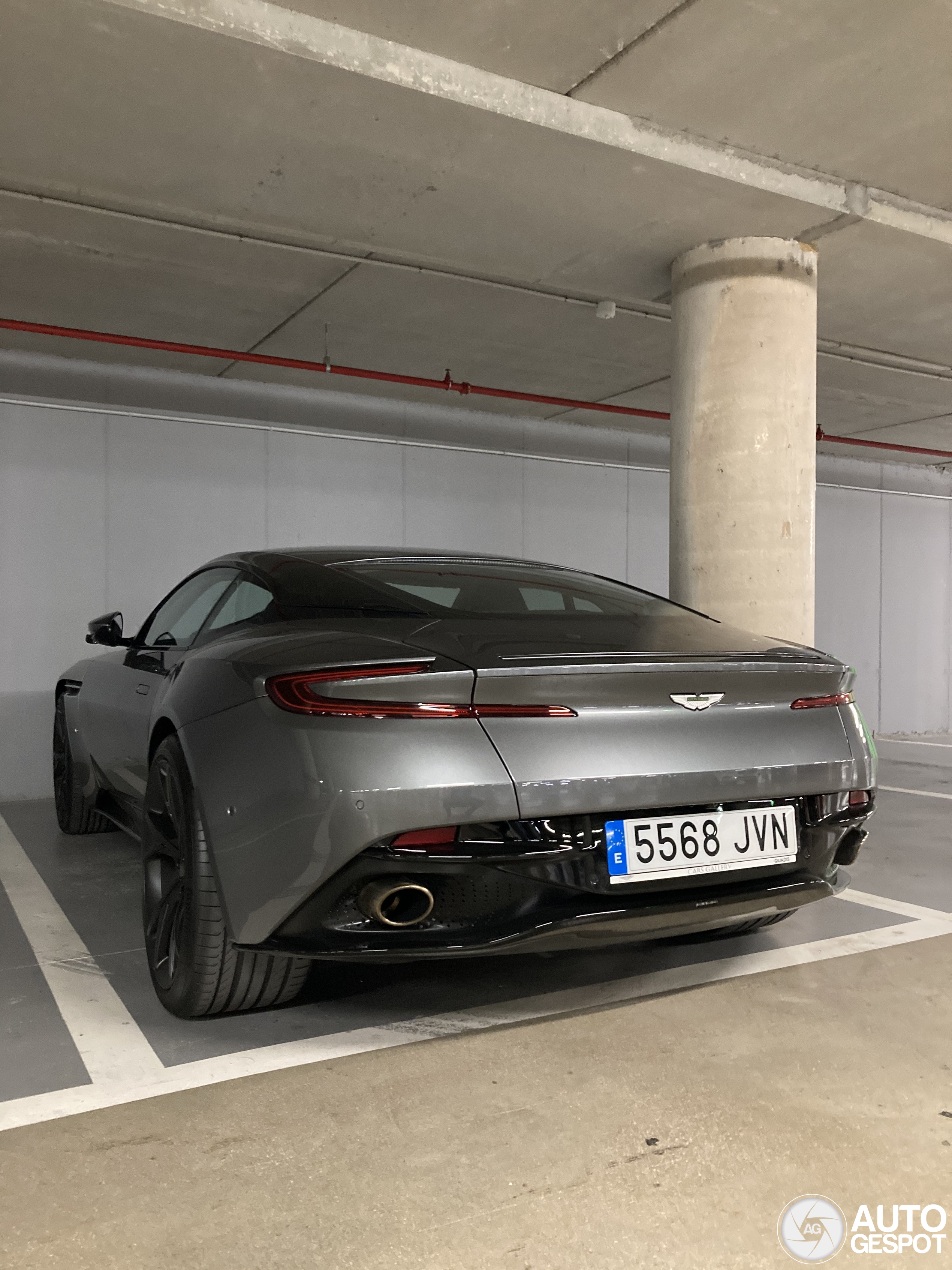 Aston Martin DB11