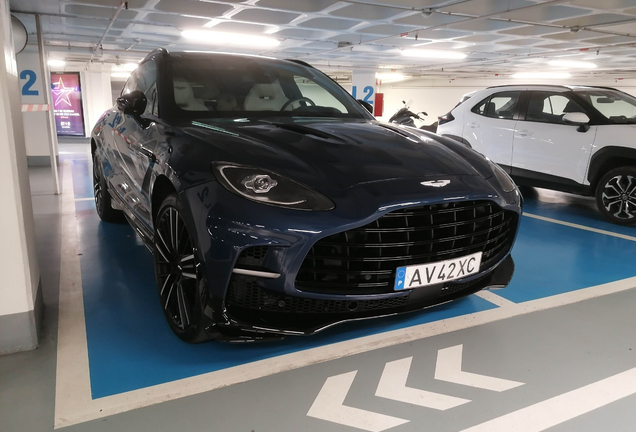 Aston Martin DBX707