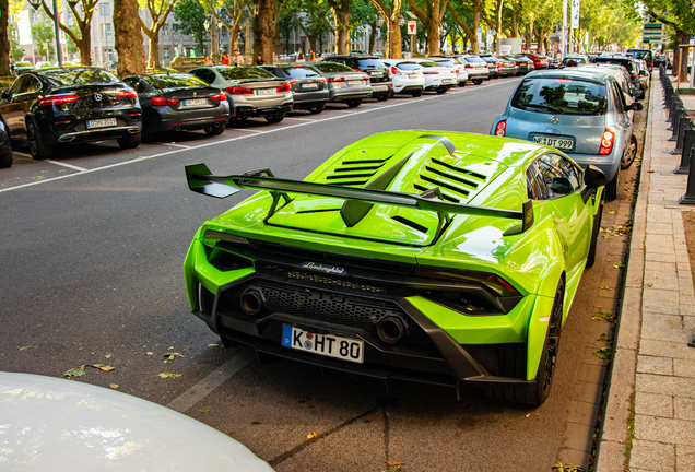 Lamborghini Huracán LP640-2 STO