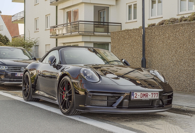 Porsche 992 Carrera 4 GTS Cabriolet