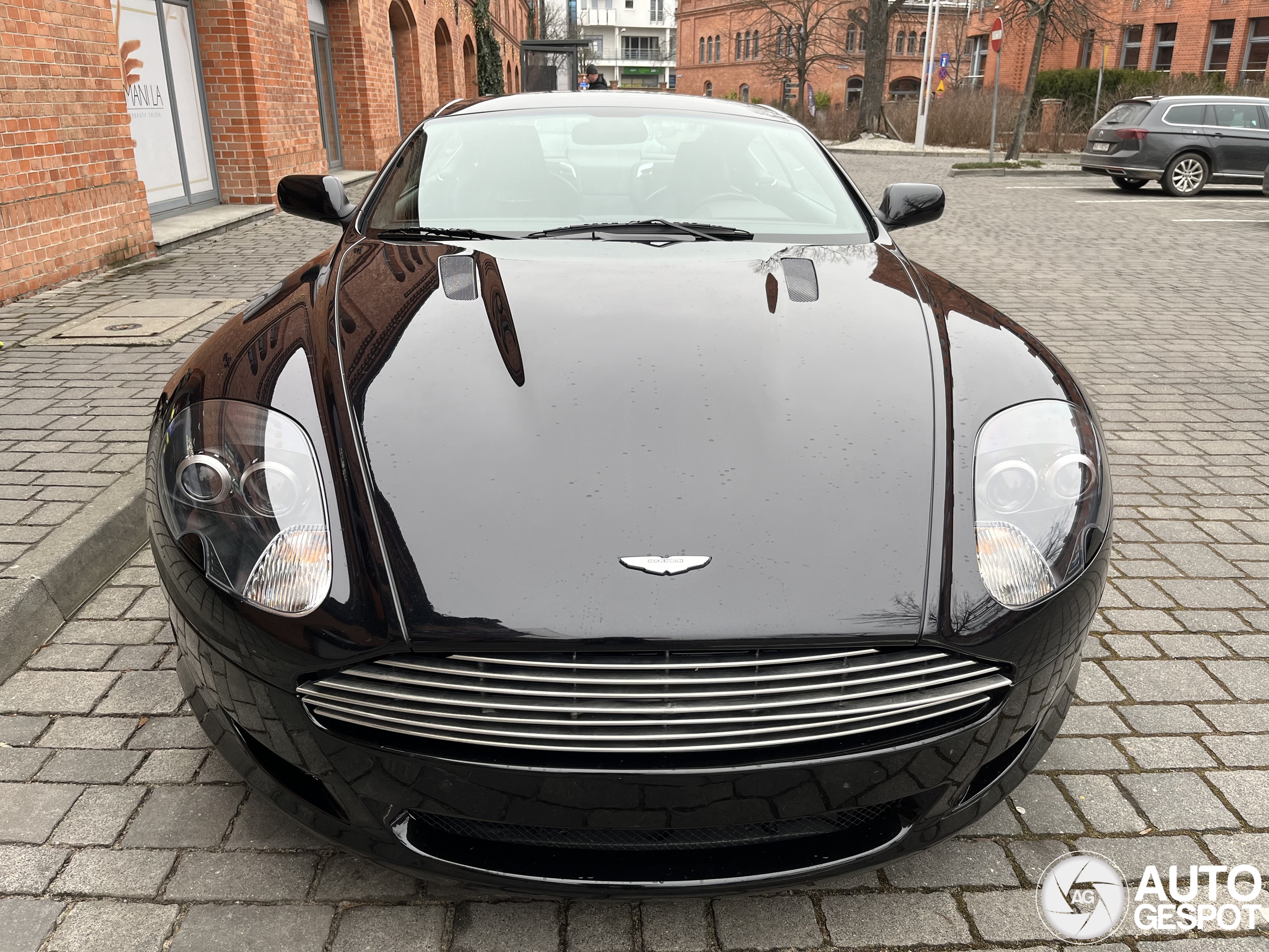 Aston Martin DB9