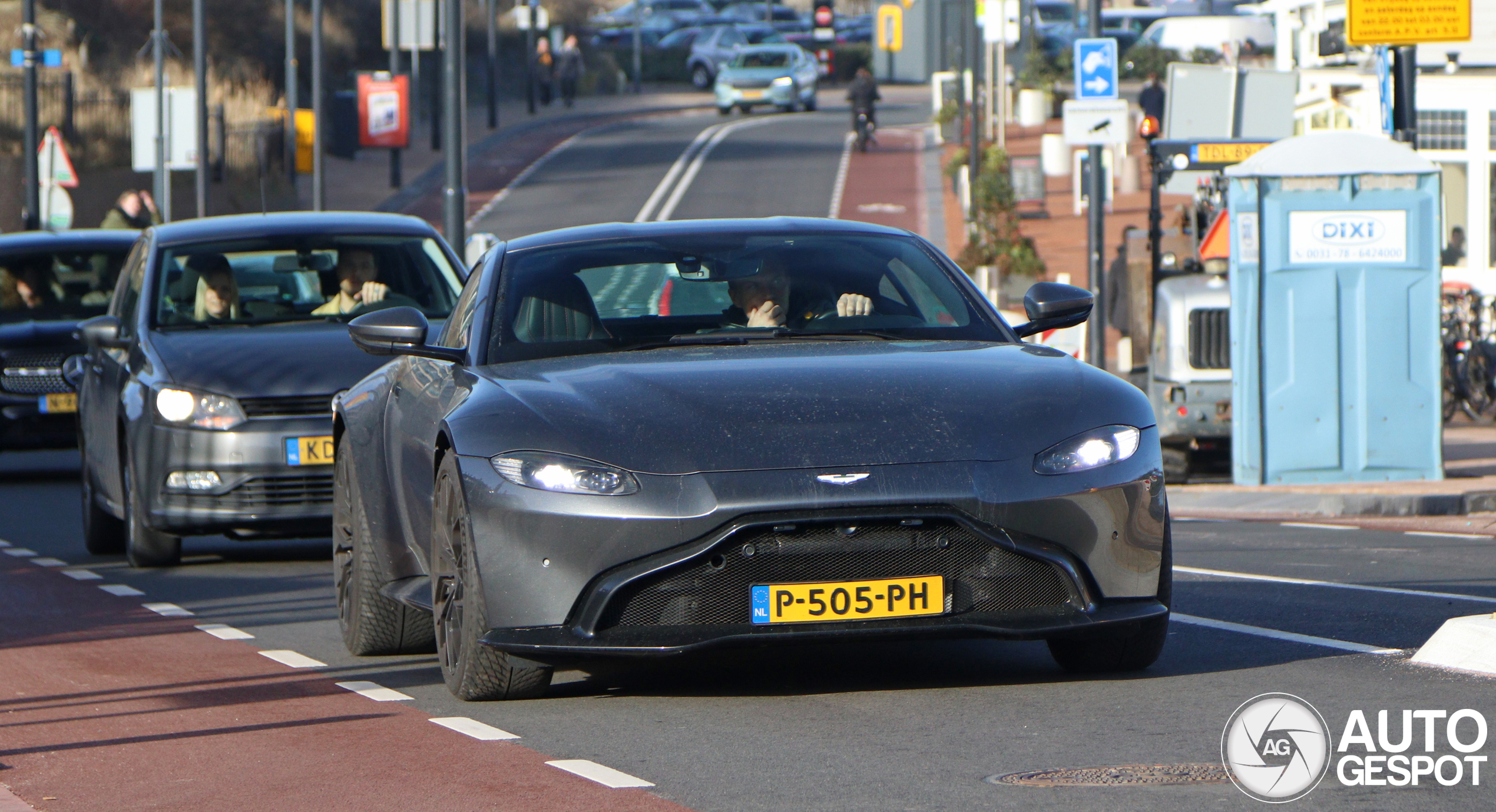 Aston Martin V8 Vantage 2018